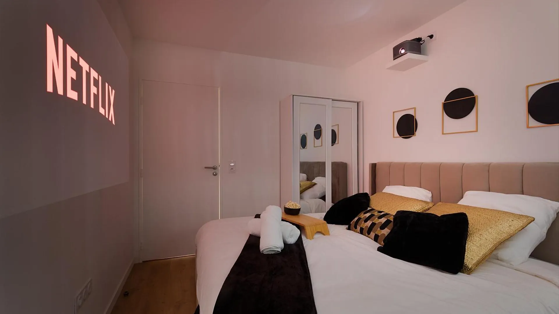 Lägenhet Suite De Luxe A 10 Min De Paris - Sauna, Cinema Bagneux